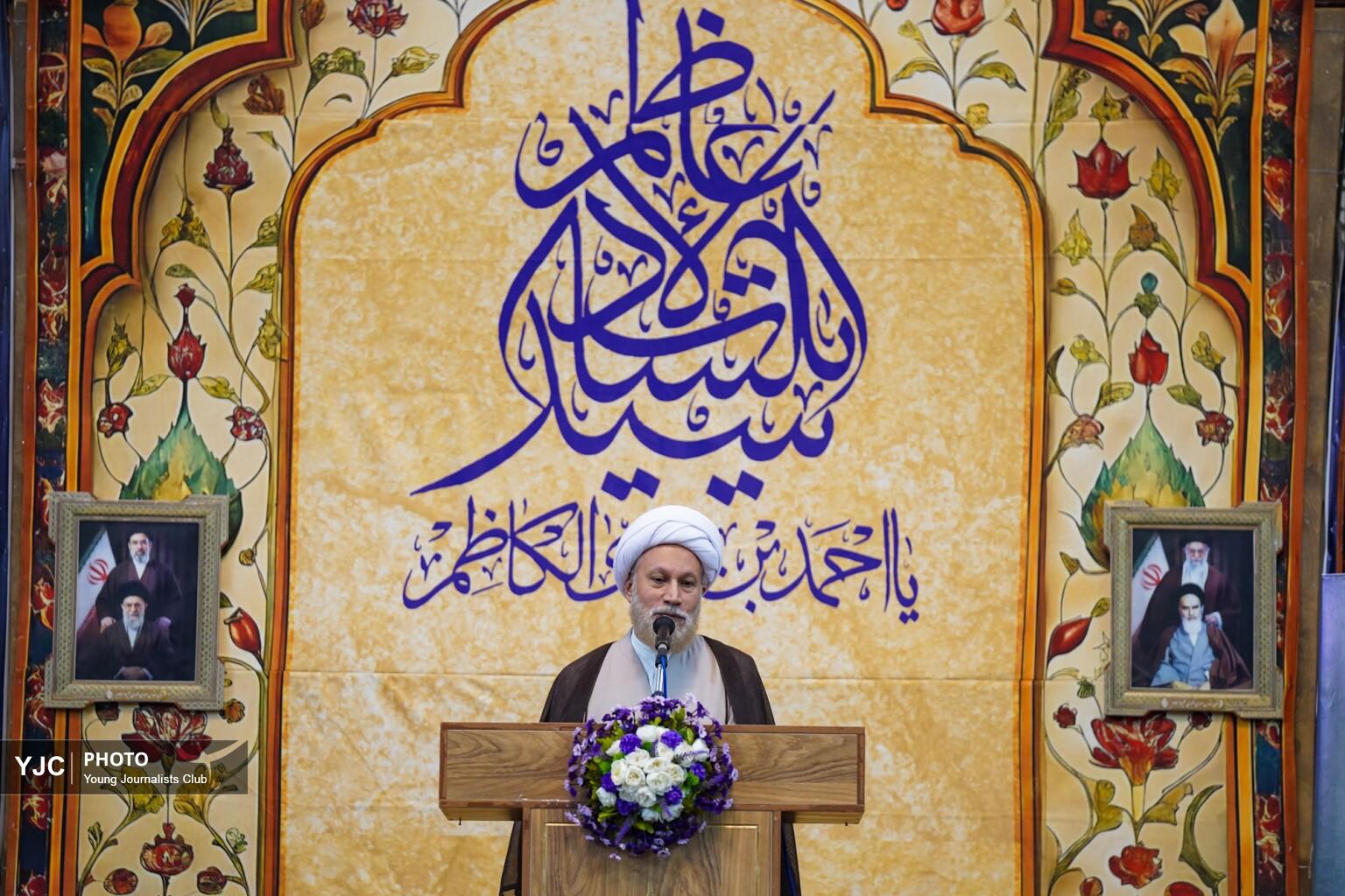 سه قوه تحت فرمان رهبری متحد ایستاده‌اند