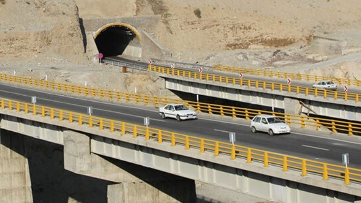 باشگاه خبرنگاران -عملیات آواربرداری در پی انسداد آزادراه پردیس–تهران به سرعت آغاز شد