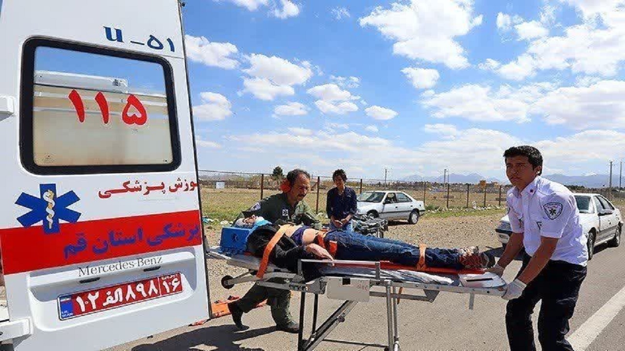 تصادف شدید خودروی پرشیا در اتوبان کاشان - قم
