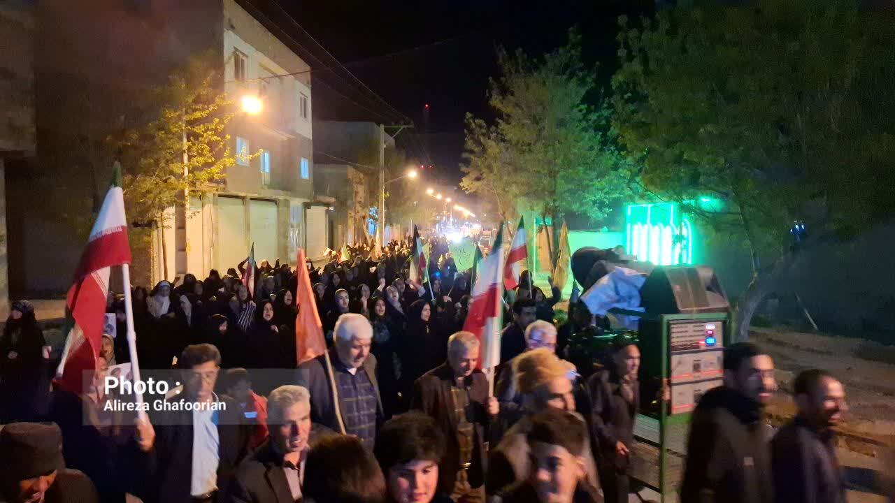 حضور اقشار مختلف انقلابی و بصیر نردین در اجتماع شبهای اقتدار حضور اقشار مختلف انقلابی و بصیر نردین در اجتماع شبهای اقتدار