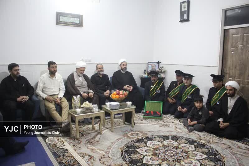 تکریم سه خانواده شهید دفاع مقدس سوم قم در دهه کرامت؛ روز دختر در کنار فرزندان شهدا جشن گرفته شد