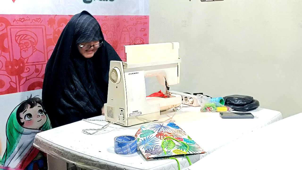 زنان موکب‌دار فضای خانه را به میدان شهدا آوردند
