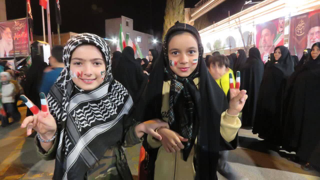 جلوه‌ای از حضور حماسی مردم هریس در تجمعات اقتدار و مقاومت + عکس و فیلم