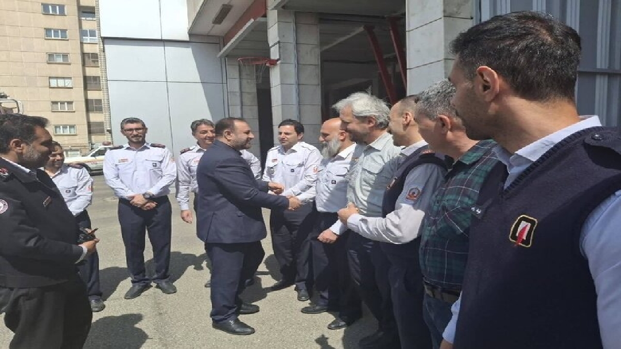 تقدیر دادستان تهران از نیرو‌های آتش‌نشانی در جنگ تحمیلی سوم