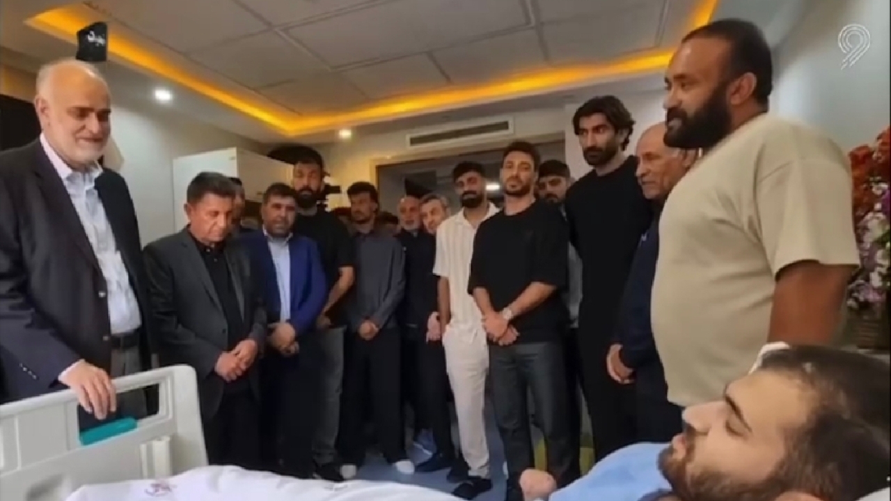 فیلمی از دیدار اعضای تیم ملی فوتبال با جانباز جنگ رمضان