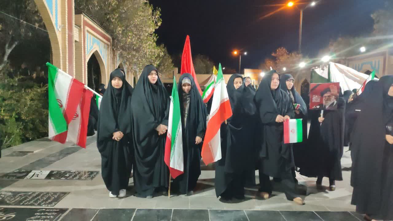 تجمع خودجوش صالح آبادی&zwnj;ها در حمایت از رهبری
