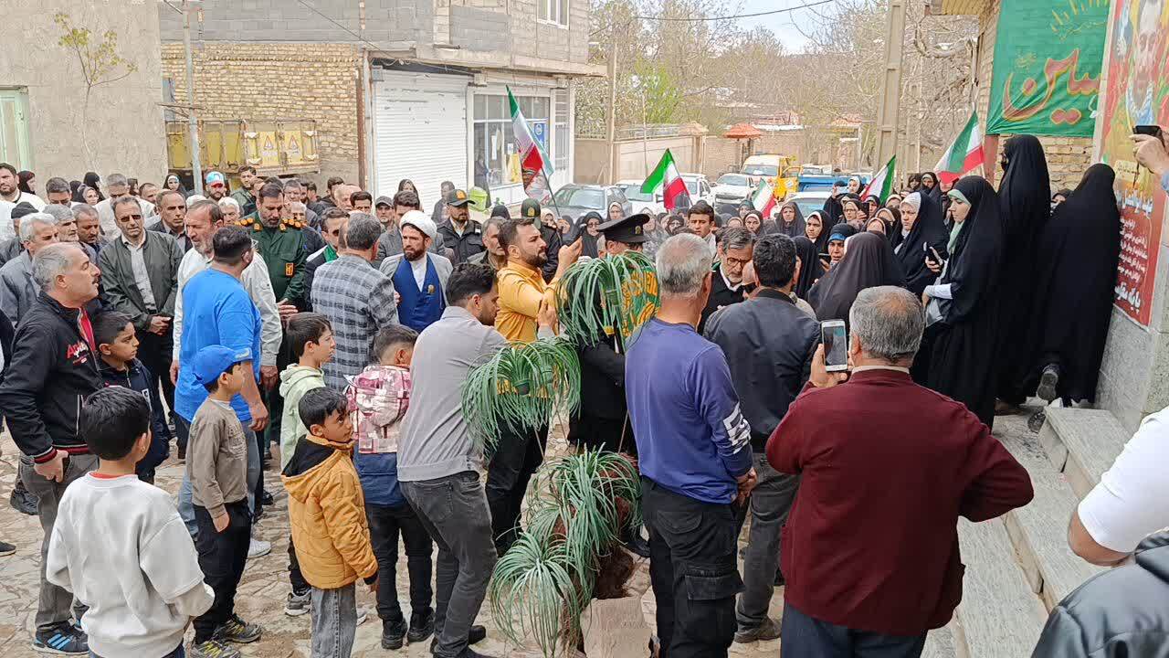 کاروان زیر سایه خورشید به روستای گردشگری توآباد رسید