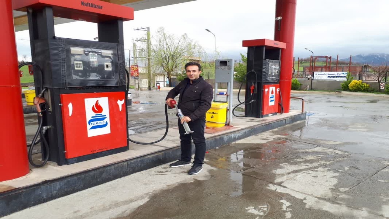 انجام بیش از ۱۴۰۰۰ مورد بازدید کنترل کیفی و کمی از مجاری عرضه سوخت در جنوب آذربایجان غربی