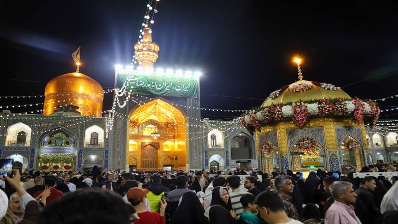حال هوای زائران در جوار بارگاه منور امام رضا(ع) + تصاویر