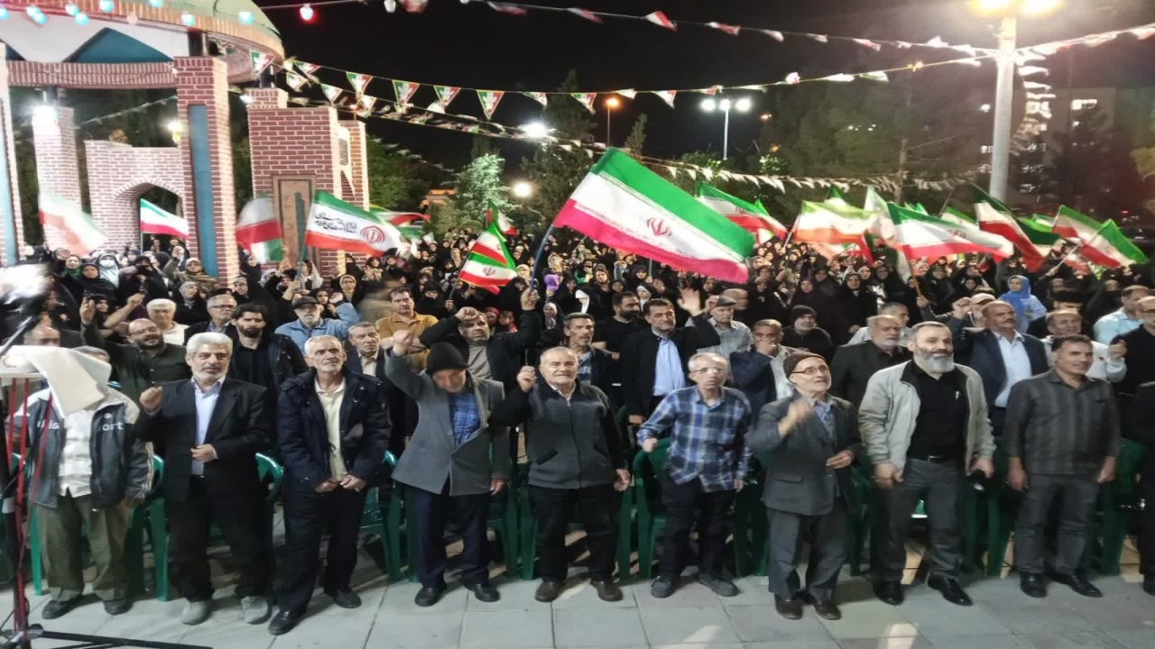 اجتماع با صلابت خاورشهری‌ها در تجمع اقتدار و مقاومت + عکس