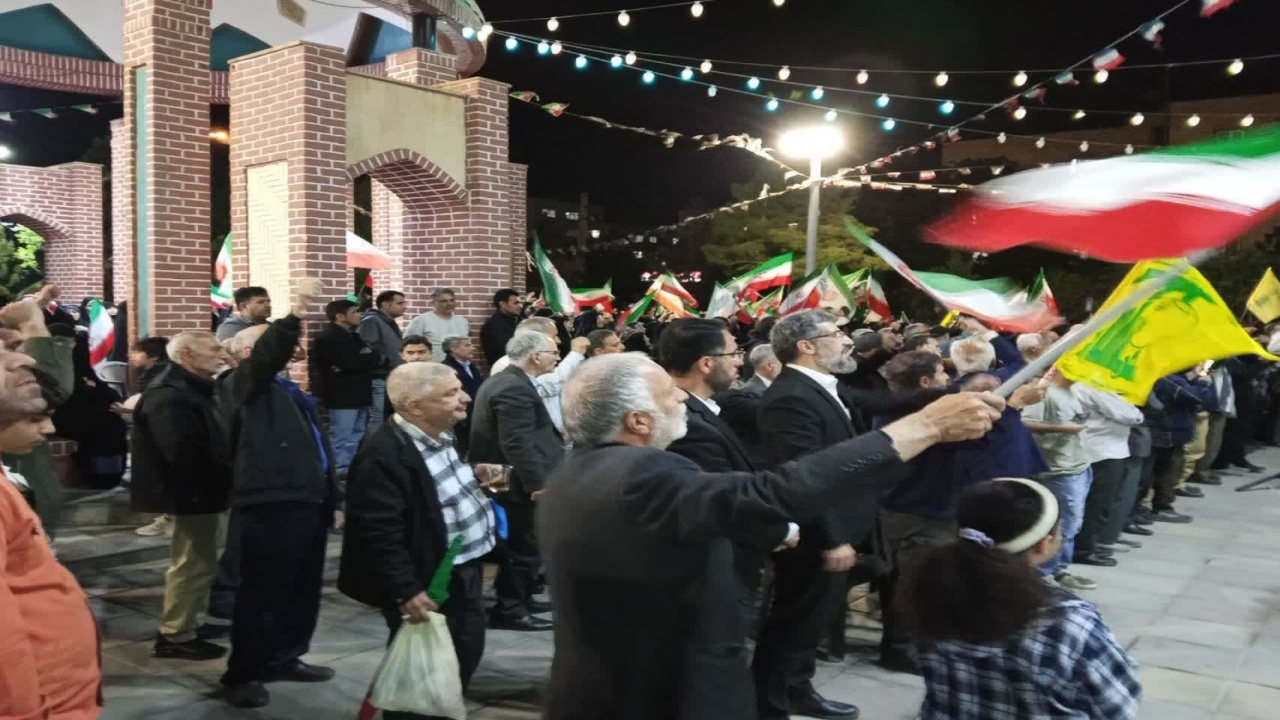اجتماع با صلابت خاورشهری&zwnj;ها در تجمع اقتدار و مقاومت