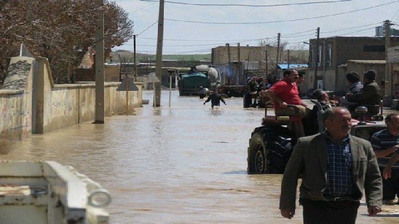 سیل راه ارتباطی ۳۰ روستا را مسدود کرد؛ امدادرسانی هلال‌احمر به ۲۳۰ حادثه‌دیده