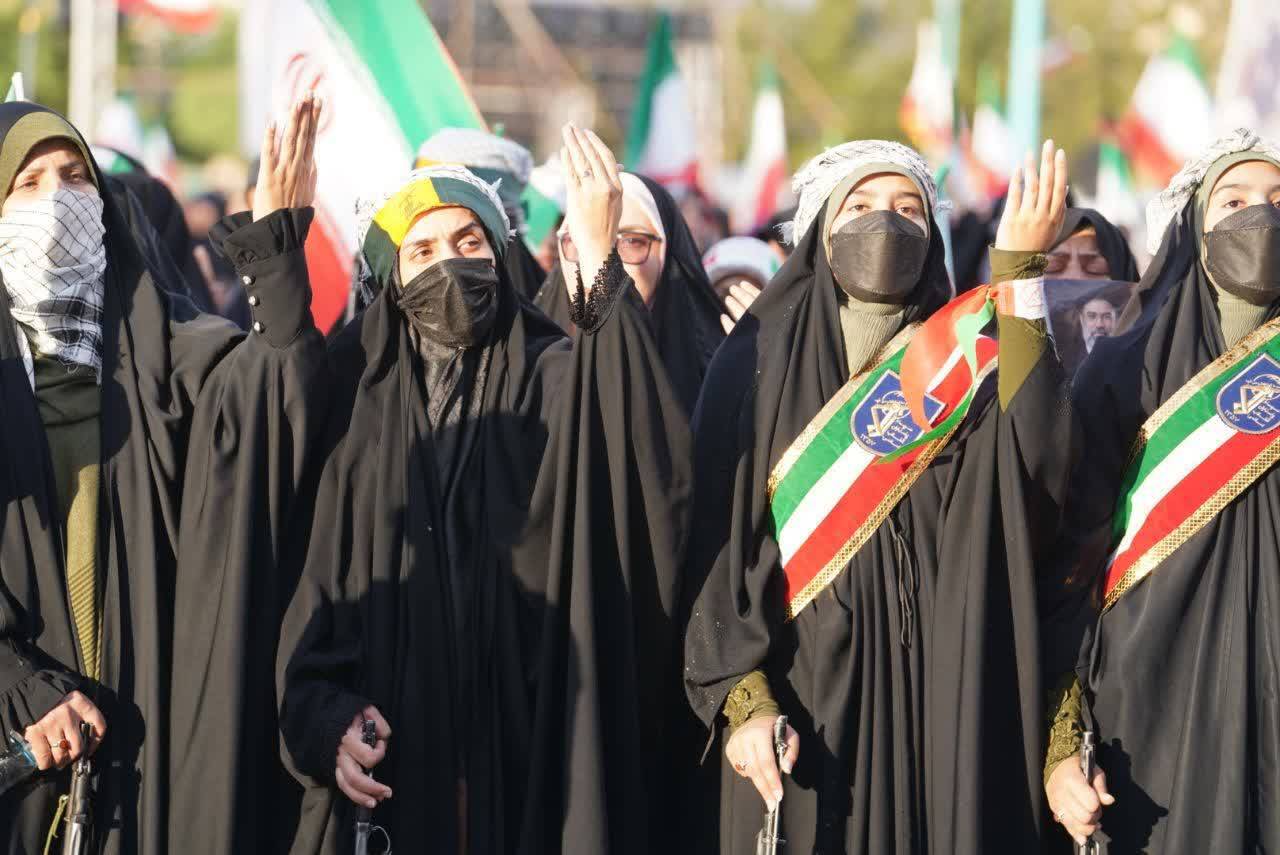 وقتی ایران در مصلای کرمان قامت کشید + فیلم و عکس وقتی ایران در مصلای کرمان قامت کشید + فیلم و عکس