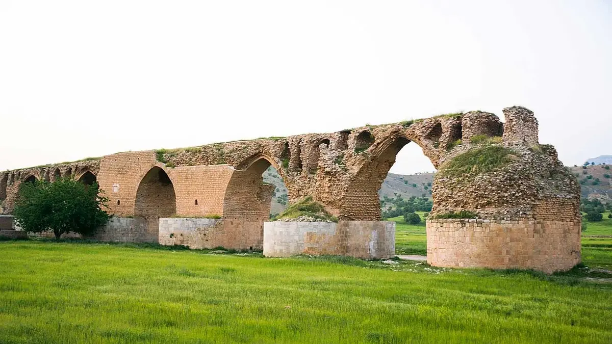 باشگاه خبرنگاران -لرستان، پیشتاز ثبت ملی آثار تاریخی و مهد پل‌های باستانی ایران