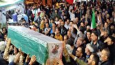 قابی از وداع نوزاد ۴۰ روزه شهرستان بهار با پدر شهیدش + عکس