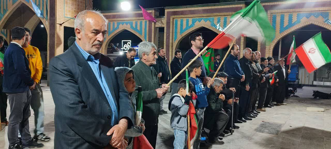 میثاق شبانه مردم صالح&zwnj;آبادی&zwnj;ها با آرمان&zwnj;های انقلاب زیر بارش رحمت الهی