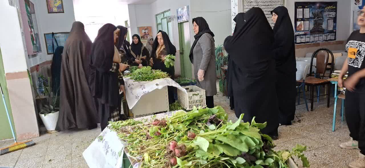 وقف یک تن سبزی به نیابت از شهید آیت&zwnj;الله رئیسی و شهدای جنگ رمضان در نهاوند
