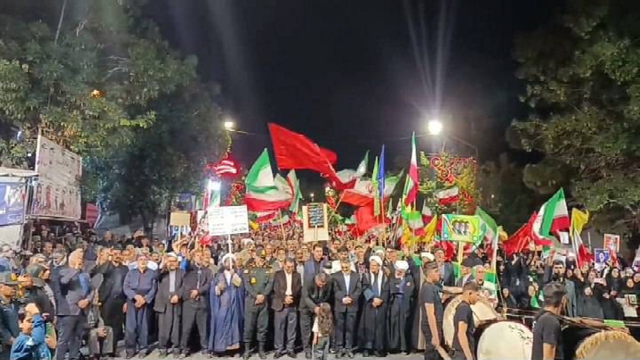 طنین دوباره فریاد &laquo;لبیک یا خامنه&zwnj;ای&raquo; در سلماس+ تصویر و فیلم