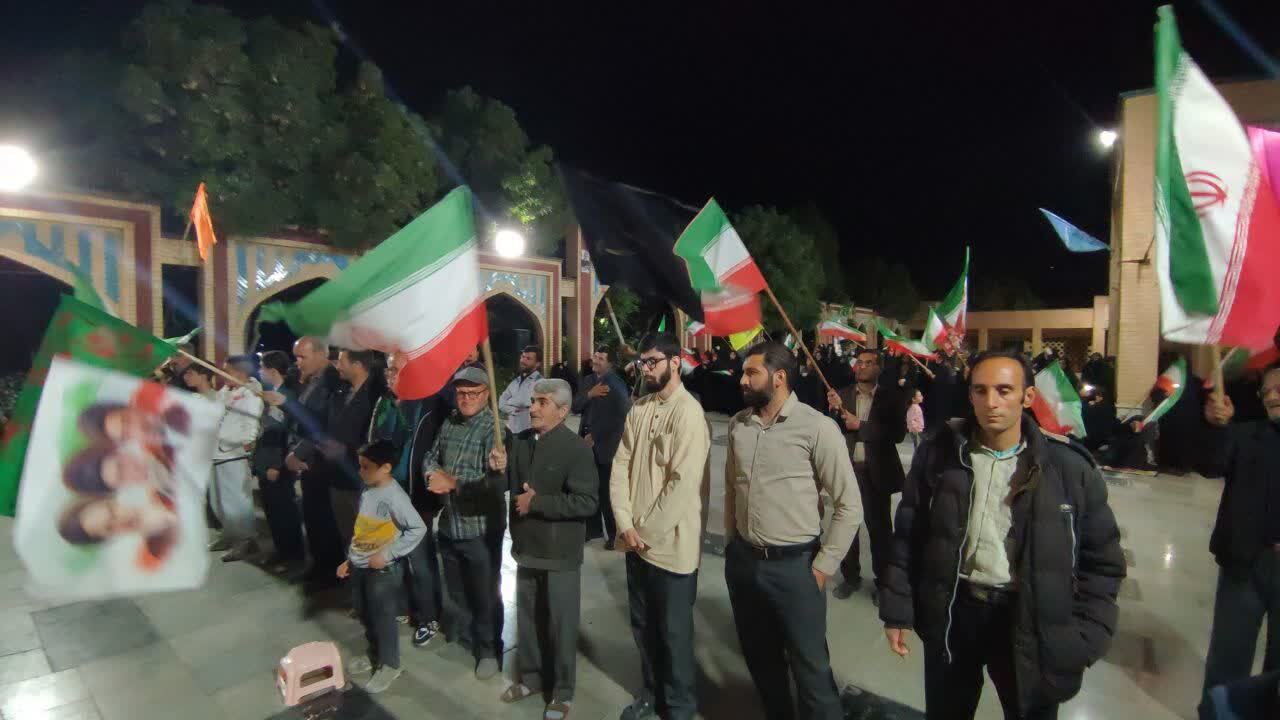 مزار مطهر شهدای صالح&zwnj;آباد میزبان تجمع مردمی حمایت از انقلاب و نیرو&zwnj;های مسلح شد
