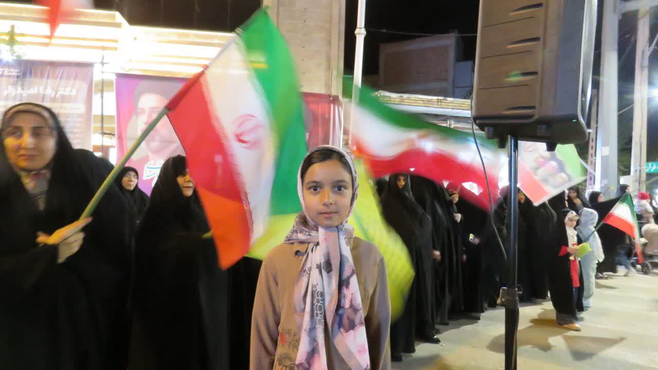 روایتی از دل میدان شهید مومنی هریس در شب ۹۴ تجمعات خیابانی