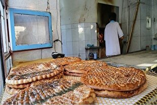 توزیع ۱۱۰ هزار قرص نان صلواتی در ۳۰ نقطه شیراز به مناسبت عید غدیر