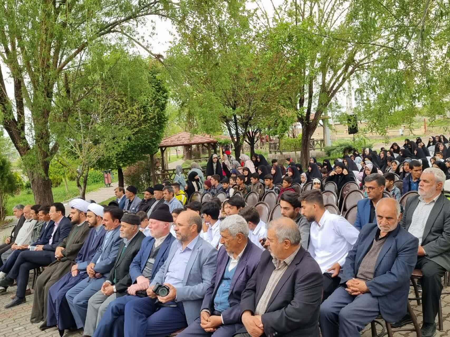 برگزاری همایش خانوادگی تجدید بیعت با ولایت در هریس