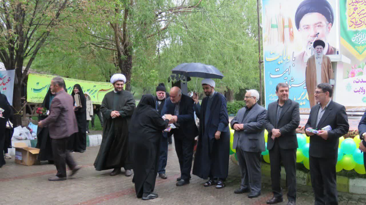 برگزاری همایش خانوادگی تجدید بیعت با ولایت در هریس