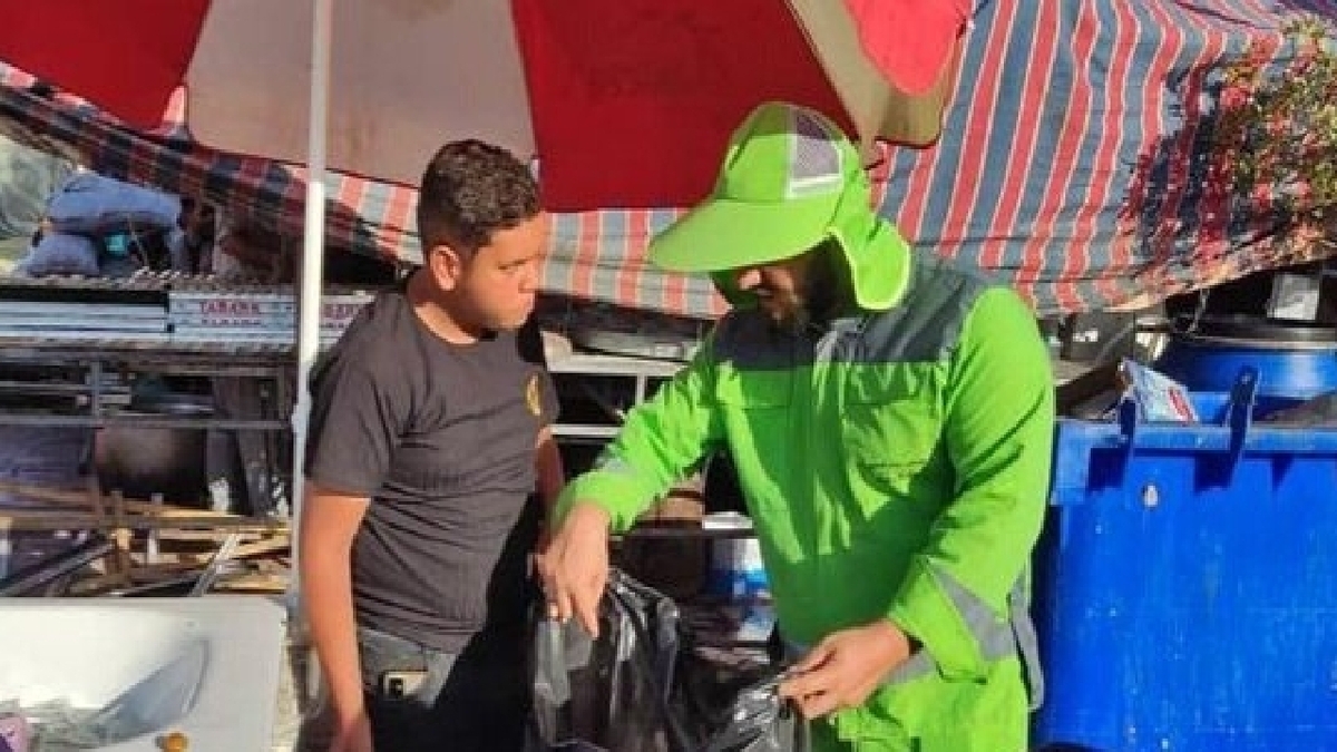 باشگاه خبرنگاران -نظافت مسیر مهمونی ۱۰ کیلومتری غدیر با تلاش ۱۵۰۰ نیروی خدمات شهری و فضای سبز
