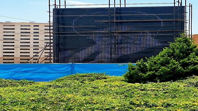 رونمایی از بزرگ‌ترین نماد شهری قم مزین به نام رهبر شهید انقلاب
