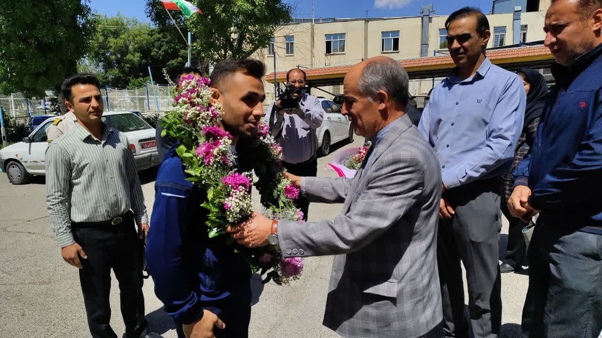 باشگاه خبرنگاران -استقبال از قهرمان مسابقات آسیایی ازبکستان در شهرکرد + تصاویر