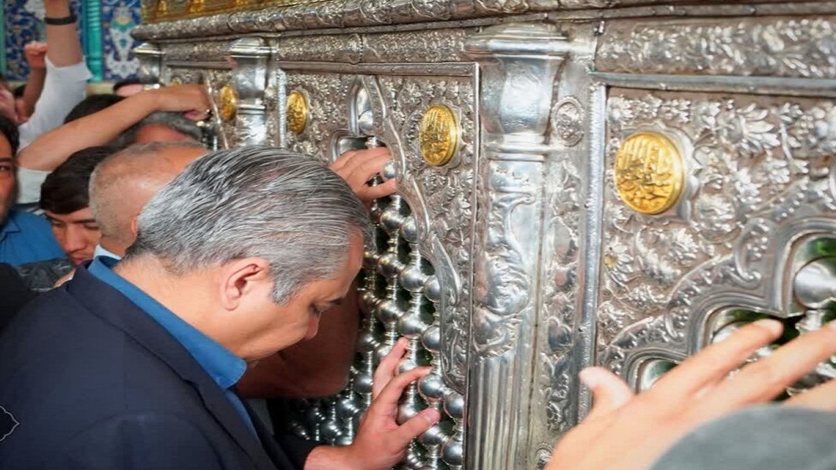 باشگاه خبرنگاران -وزیر کشور پاکستان مضجع شریف بانوی کرامت را زیارت کرد