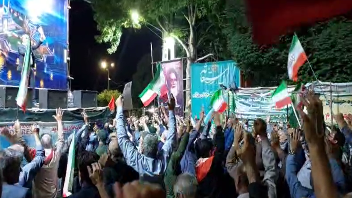 باشگاه خبرنگاران -واکنش نهاوندی‌ها از لحظه شنیدن حمله جمهوری اسلامی ایران به رژیم صهیونیستی + فیلم