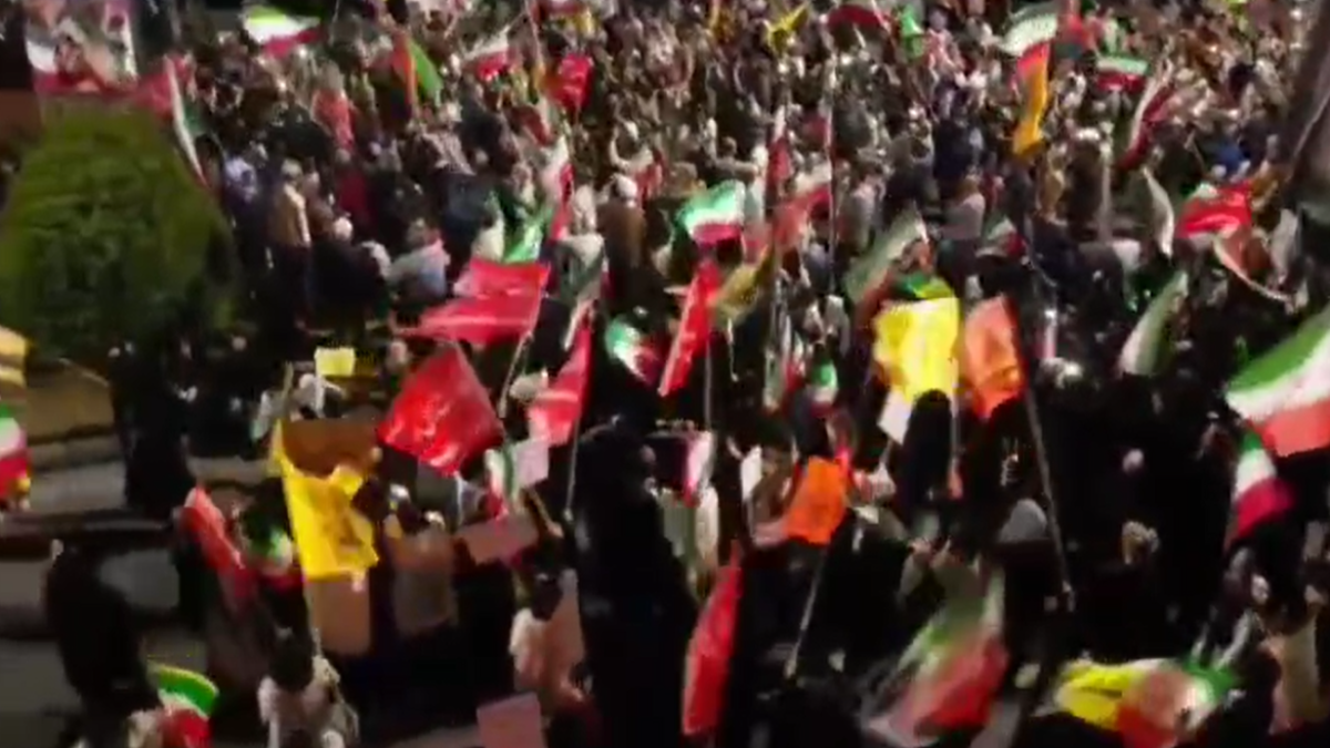 باشگاه خبرنگاران -حس وطن دوستی مردم انقلابی بابل در تجمعات اقتدار و مقاومت + فیلم