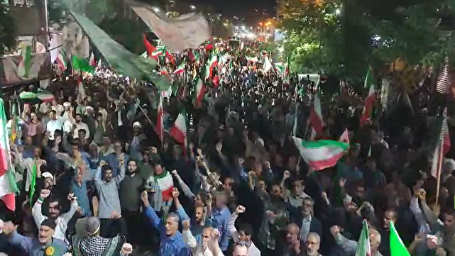 گوشه‌هایی از وطن دوستی مردم انقلابی نهاوند در تجمعات اقتدار 