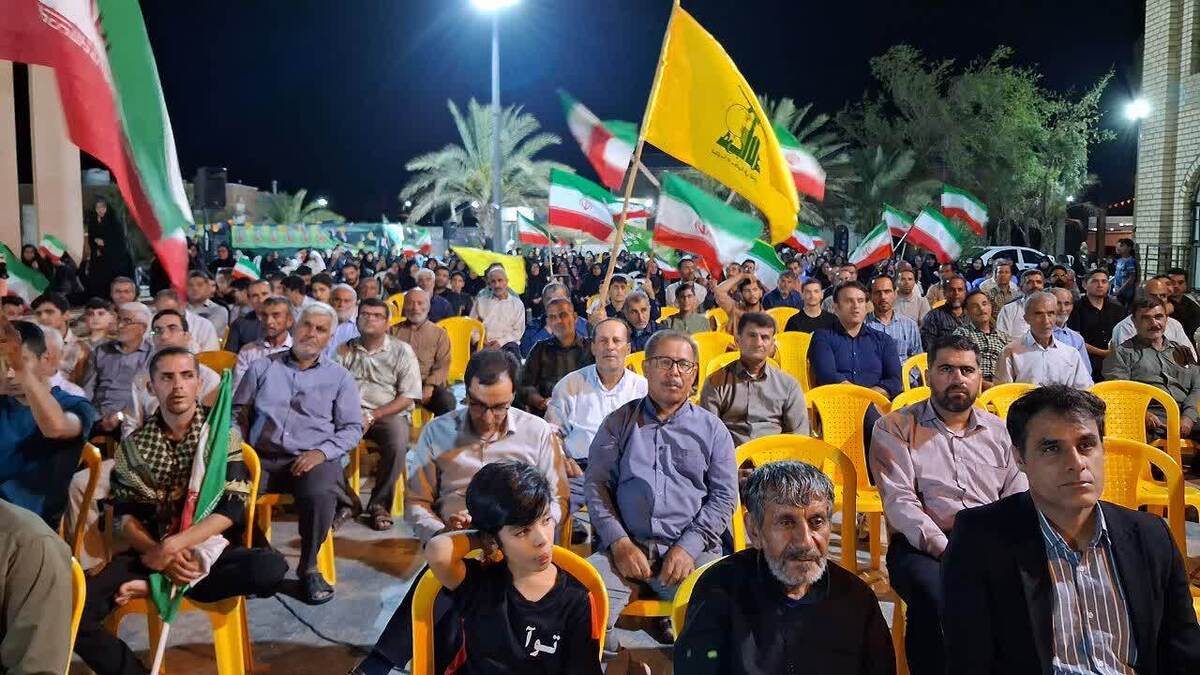 باشگاه خبرنگاران -اجتماع شبانه و غرورآفرین مردم انقلابی آبدان در قاب دوربین شهروندخبرنگار