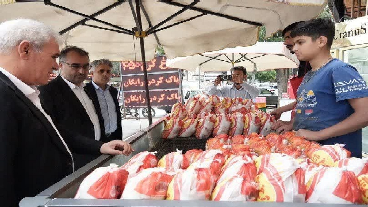 باشگاه خبرنگاران -آغاز روند نزولی قیمت گوشت مرغ در آذربایجان‌غربی با افزایش عرضه