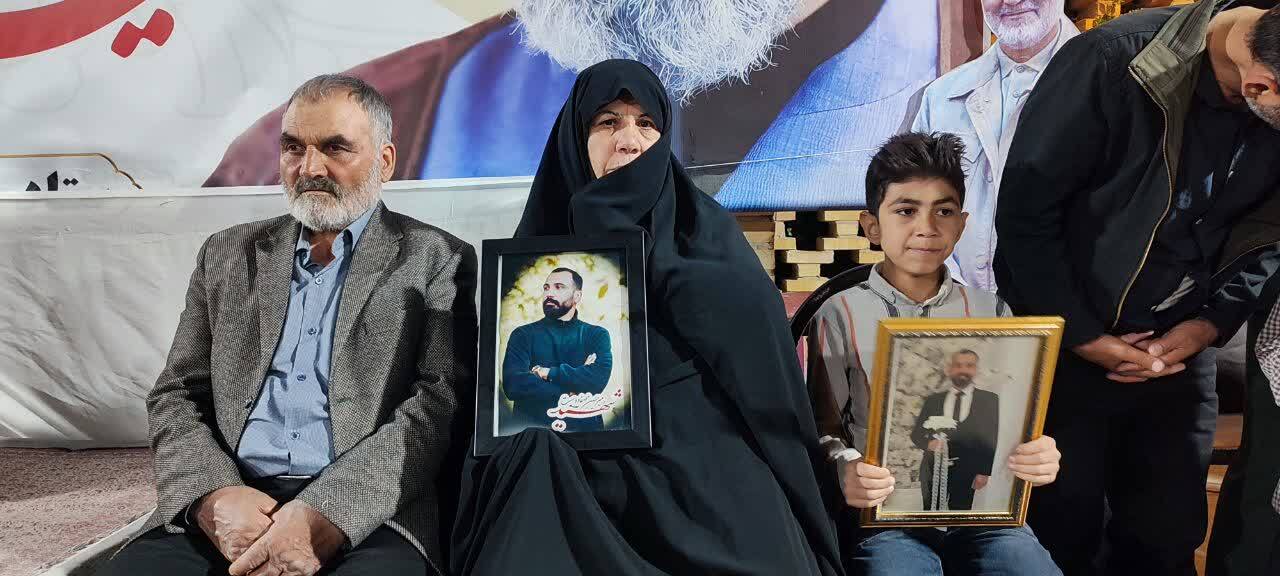 نوای تا پای جان برای ایران در مزار شهدای صالح آباد طنین&zwnj;انداز شد