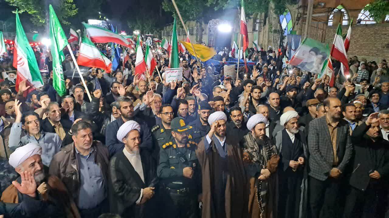 تجمع خودجوش مردم خوی در حمایت از رهبر شهید انقلاب