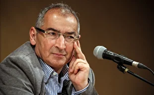 صادق زیباکلام بازداشت شد
