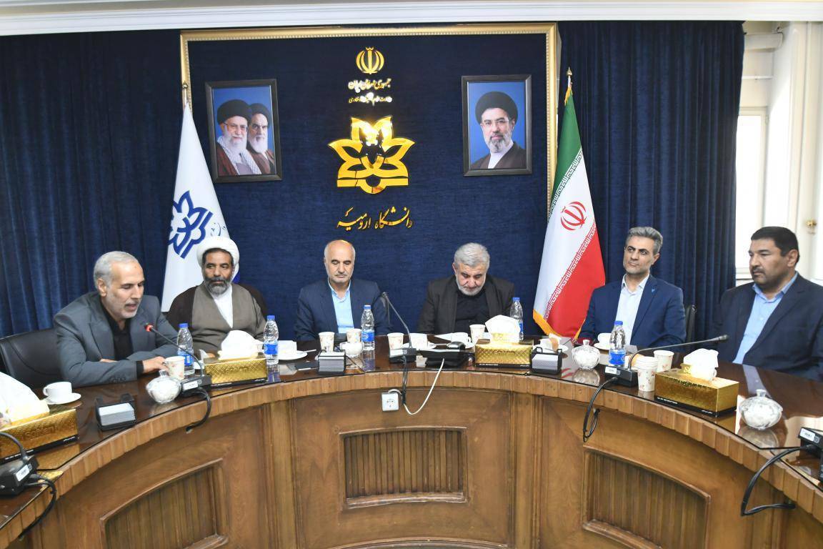 اساتید دانشگاه حاضر هستند علاوه بر جنگ نرم در جنگ سخت هم حضور داشته باشند+تصاویر