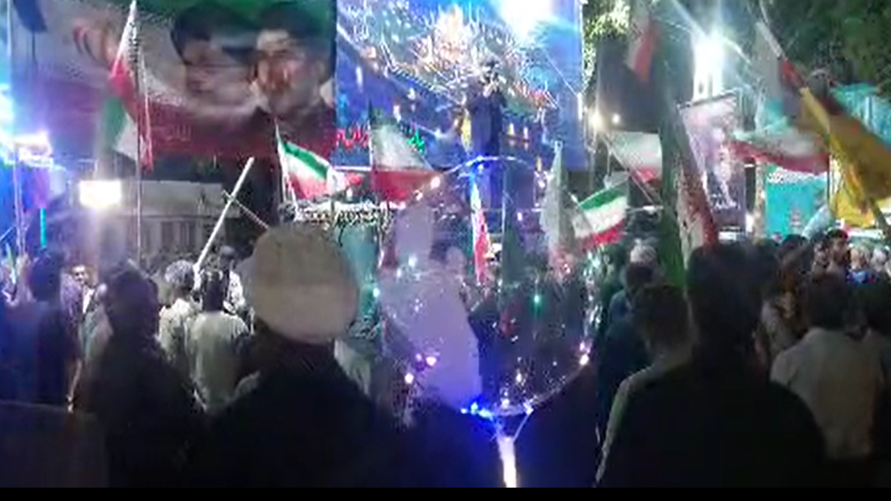 حضور پرشور مردم انقلابی نهاوند در میدان مقاومت + فیلم