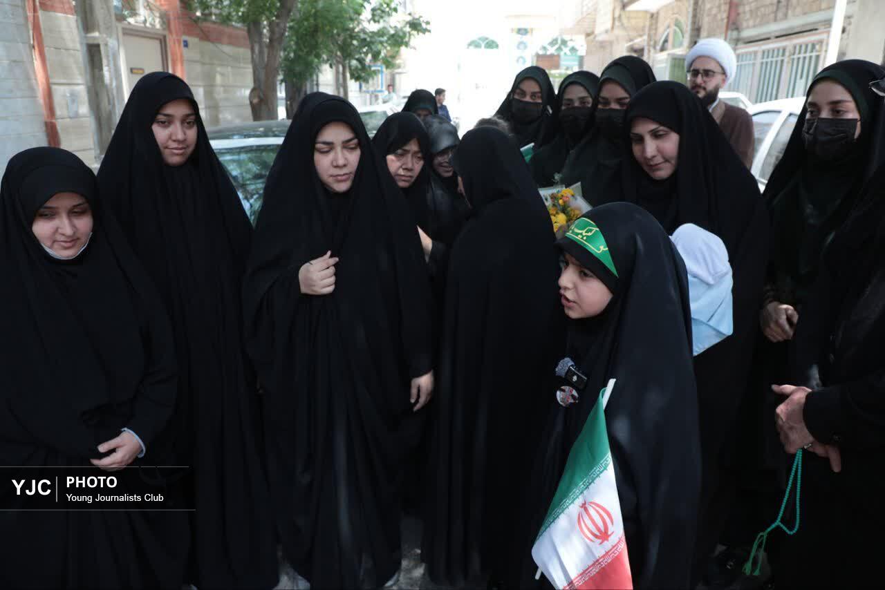 استقبال از همسر و پنجمین فرزند تازه متولد شده شهید امنیت عباس اسدی
