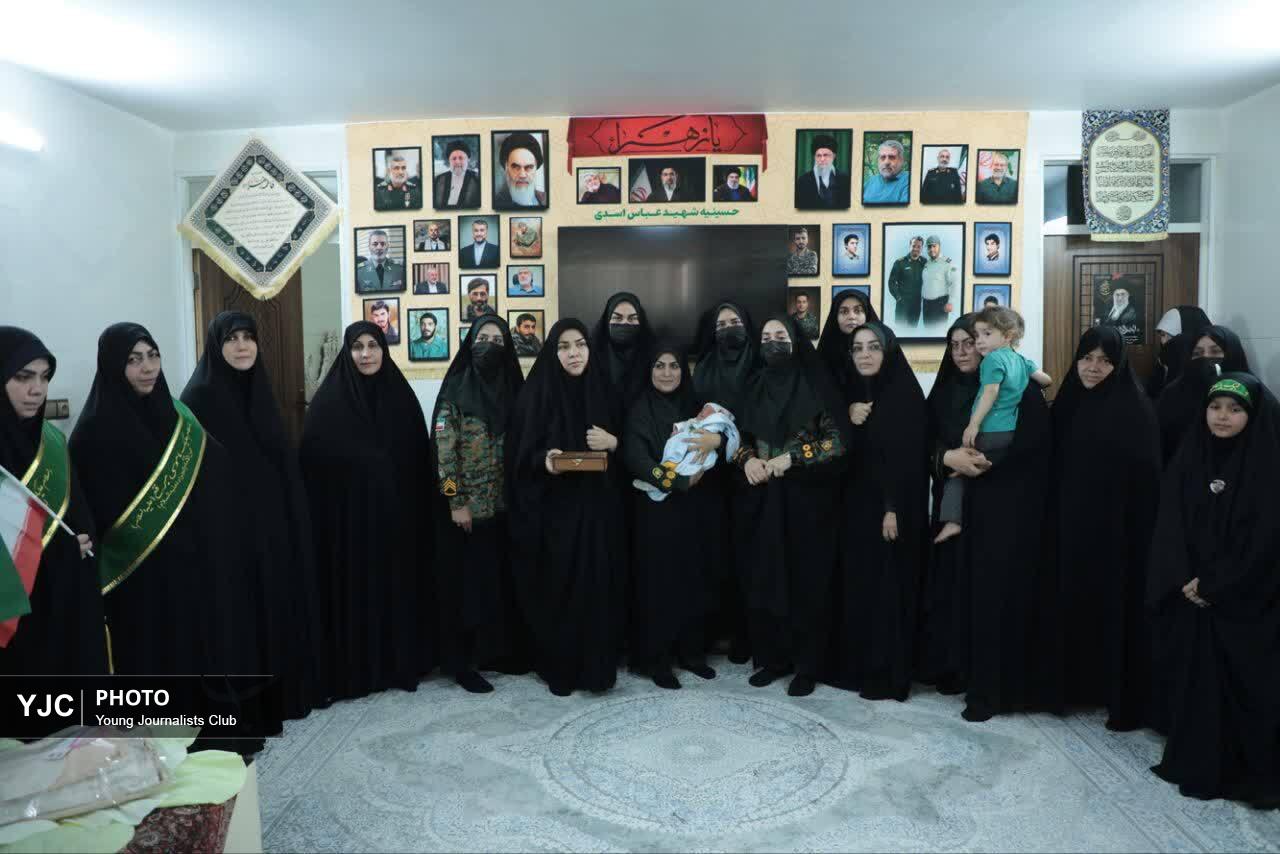 استقبال از همسر و پنجمین فرزند تازه متولد شده شهید امنیت عباس اسدی