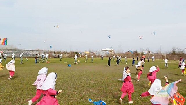 طنین شادی و یادبود دانش‌آموزان آسمانی در جشنواره پرواز بادبا