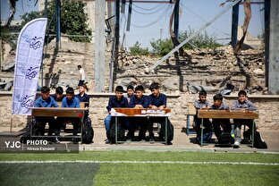 دیدار دوستانه تیم فوتبال پیشکسوتان پرسپولیس و استقلال و اصحاب هنر و رسانه