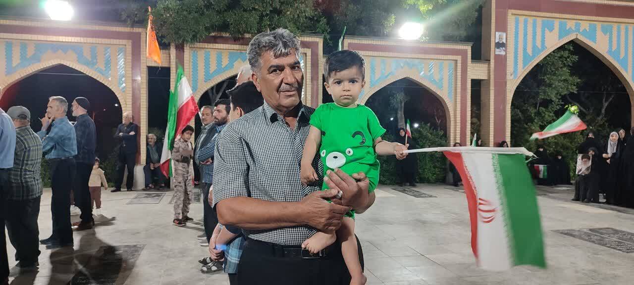 گرامیداشت سالروز شهدای جنگ ۱۲ روزه در تجمع خودجوش مردمی صالح&zwnj;آباد