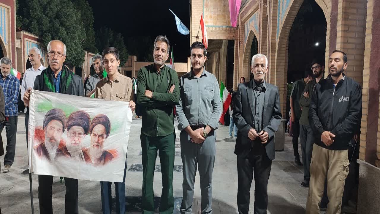 گرامیداشت سالروز شهدای جنگ ۱۲ روزه در تجمع خودجوش مردمی صالح&zwnj;آباد