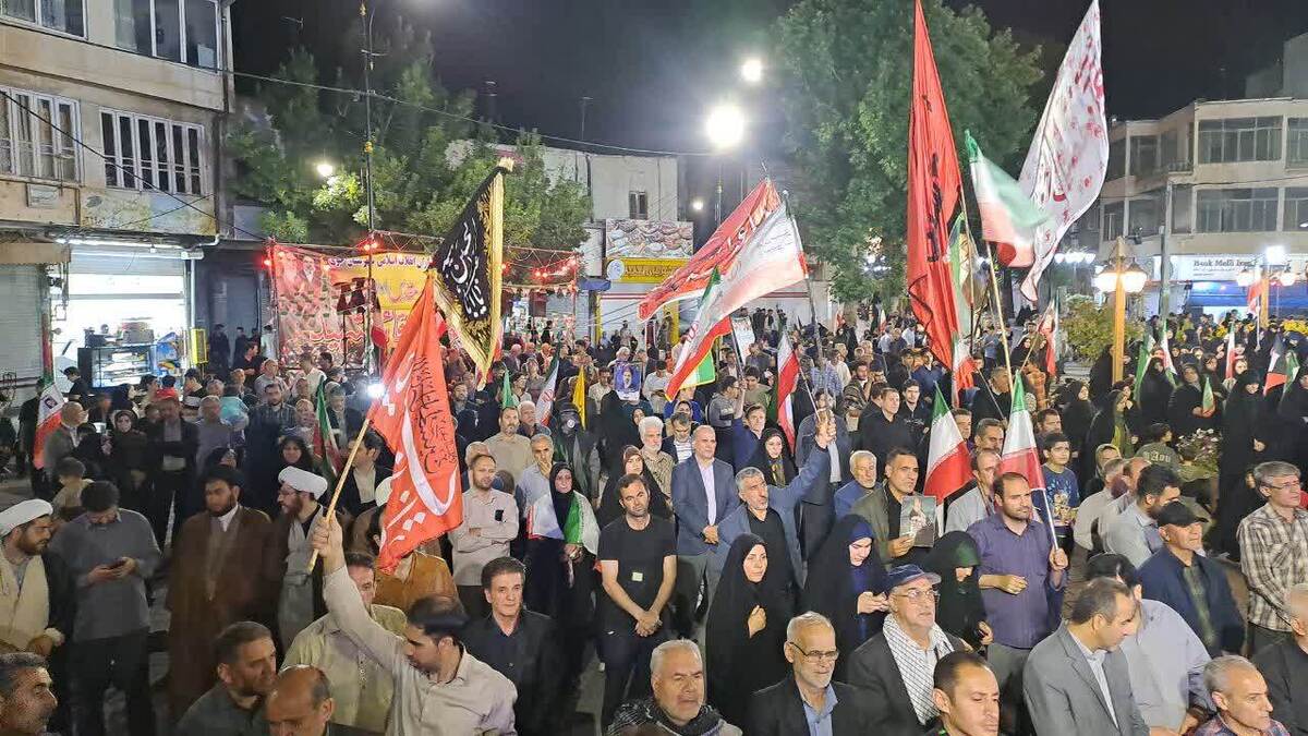 اجتماع با شکوه مردم انقلابی خوی در میدان مقاومت