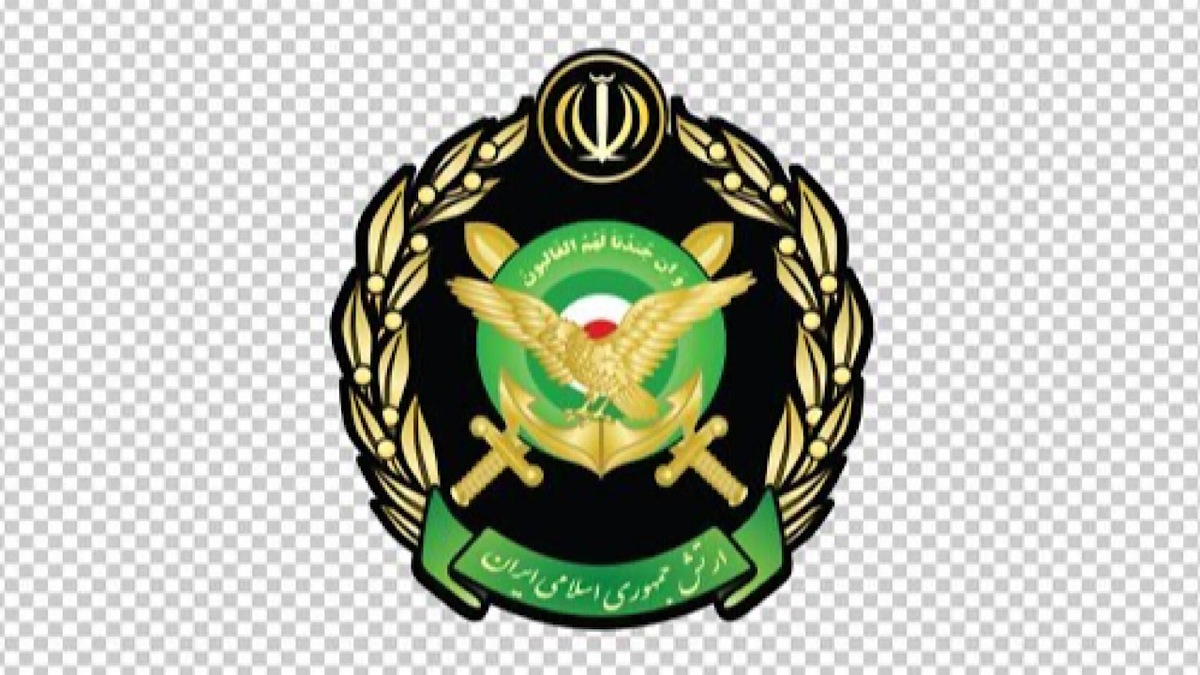 باشگاه خبرنگاران -اعطای نشان فداکاری به خانواده ۷ شهید ارتش