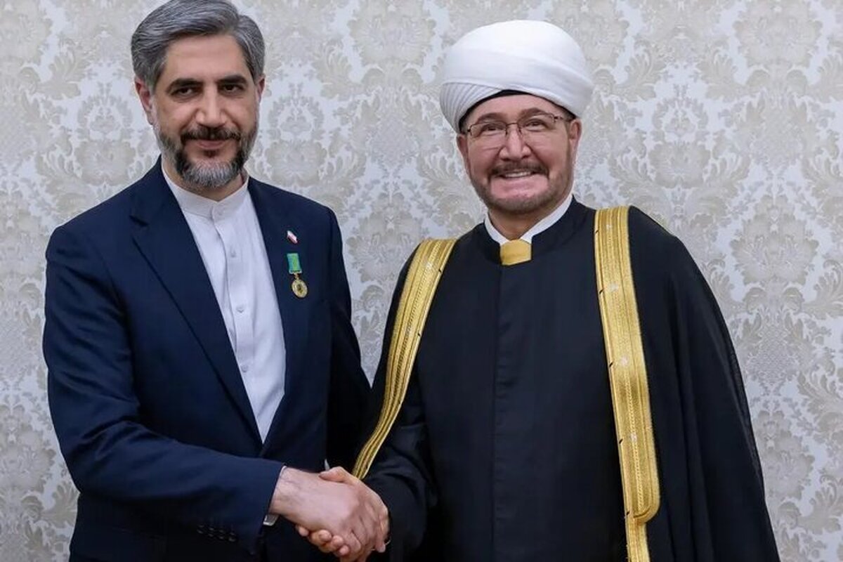 باشگاه خبرنگاران -اعطای نشان عالی مسلمانان روسیه به رایزن فرهنگی ایران